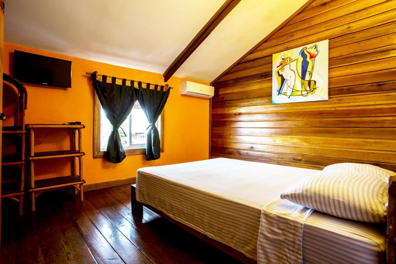 Las Olas Hotel Bocas del Toro Exterior photo